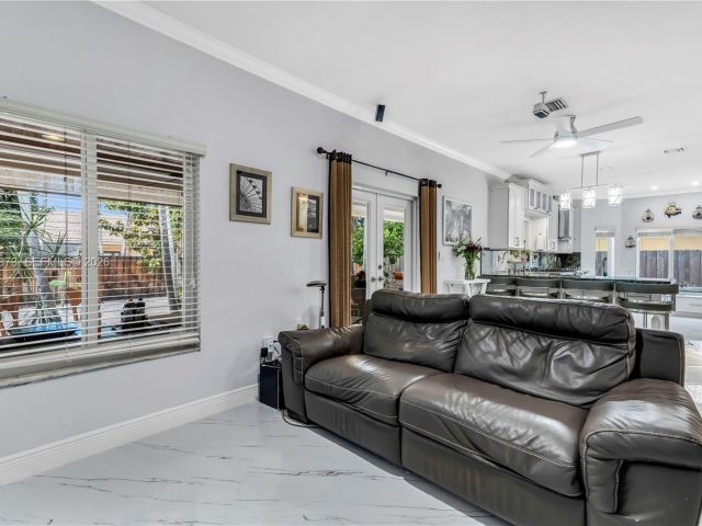 Продажа дома по адресу 2680 SW 142nd Ave - фото 7449109