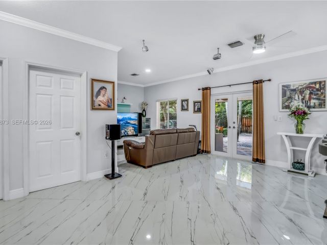 Продажа дома по адресу 2680 SW 142nd Ave - фото 7449110