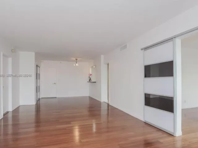 Квартира в аренду номер3H - фото 7381712