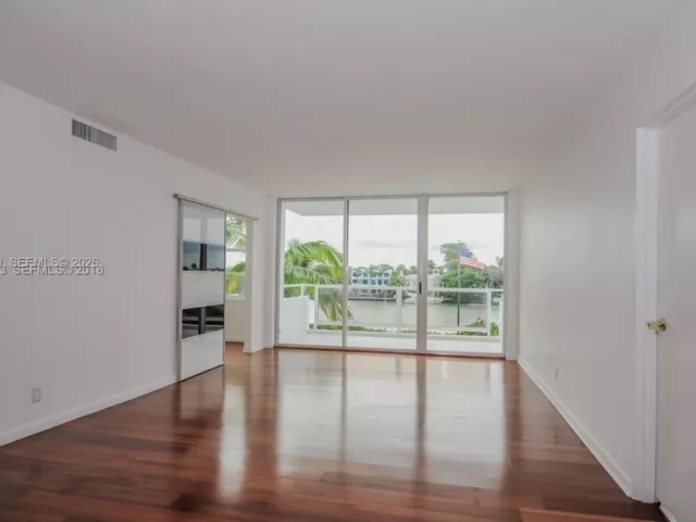 Квартира в аренду номер3H - фото 7381717