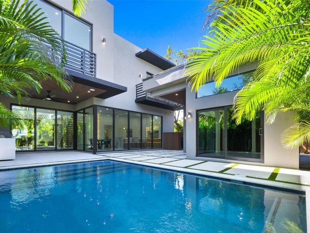 Продажа дома по адресу 441 NW 44th St - фото 7446337