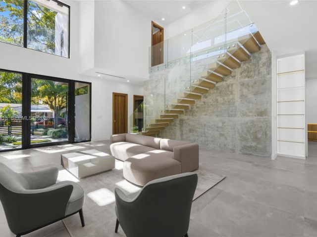 Продажа дома по адресу 441 NW 44th St - фото 7446344