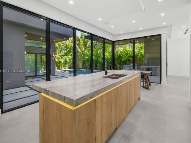 Продажа дома по адресу 441 NW 44th St - фото 7446350