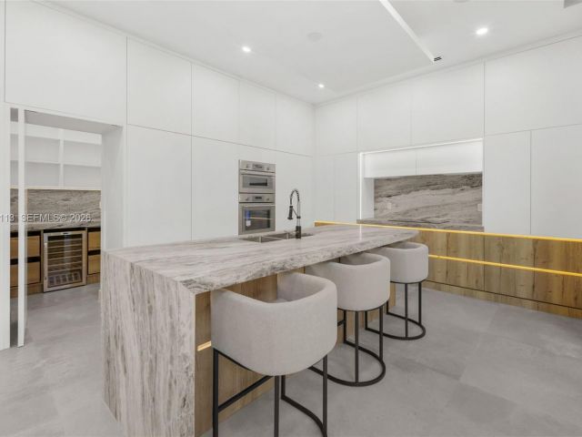 Продажа дома по адресу 441 NW 44th St - фото 7446351