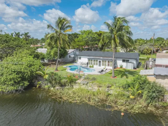 Продажа дома по адресу 390 NW 40th St - фото 7541977