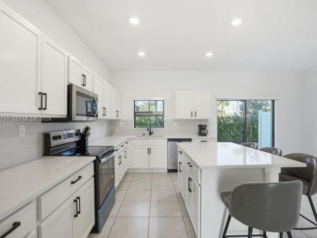 Дом в аренду по адресу 816 NW 3rd Ter 818 - фото 7478171