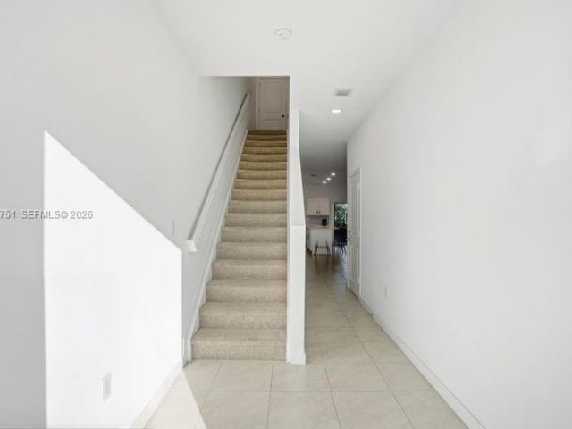 Дом в аренду по адресу 816 NW 3rd Ter 818 - фото 7478179