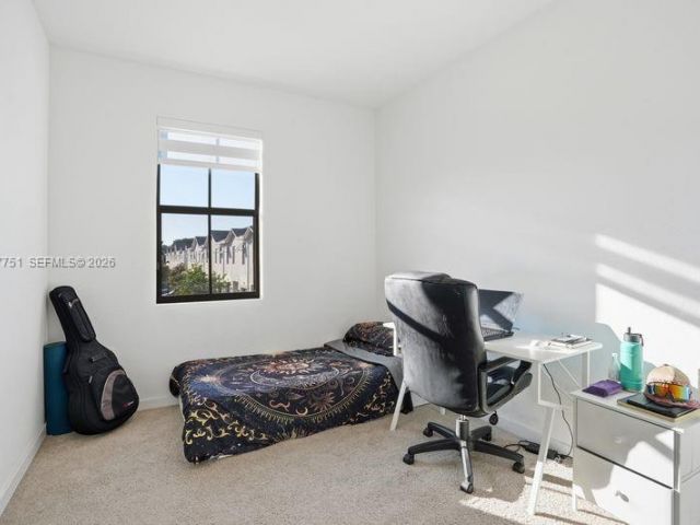 Дом в аренду по адресу 816 NW 3rd Ter 818 - фото 7478185