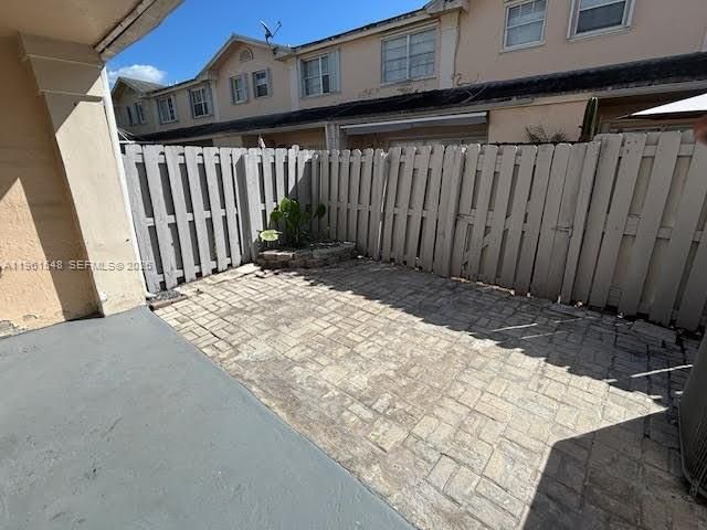 Дом в аренду по адресу 11826 SW 99 st 0 - фото 7496347