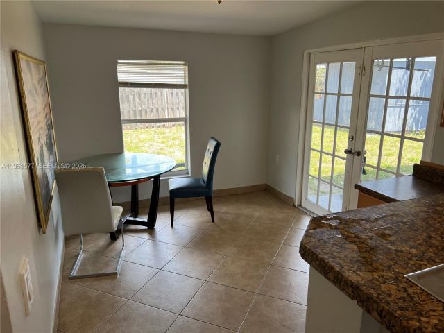 Дом в аренду по адресу 1885 NE 53rd St - фото 7384251