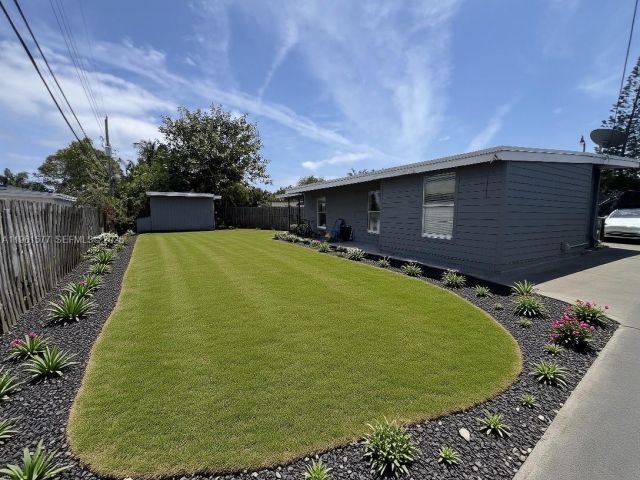 Дом в аренду по адресу 1885 NE 53rd St - фото 7384256