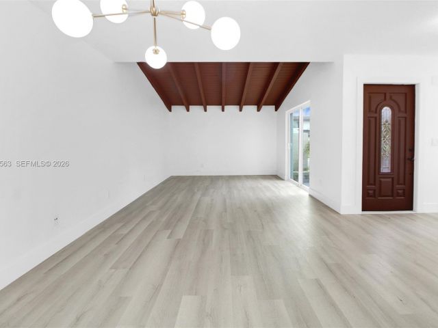 Дом в аренду по адресу 10921 SW 70th Ter 10921 - фото 7498189