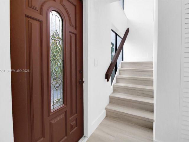 Дом в аренду по адресу 10921 SW 70th Ter 10921 - фото 7498192