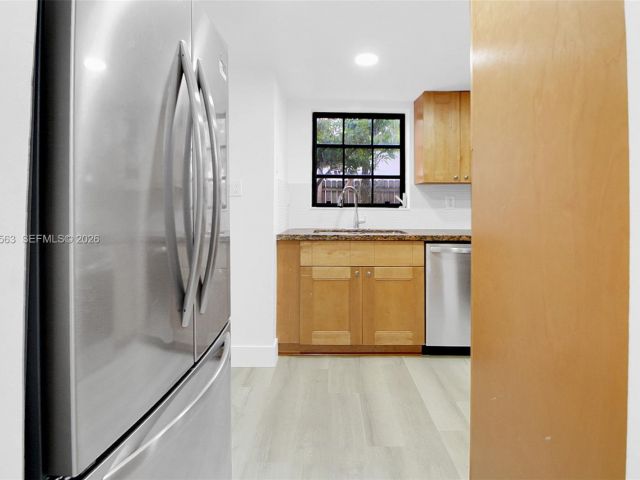 Дом в аренду по адресу 10921 SW 70th Ter 10921 - фото 7498193