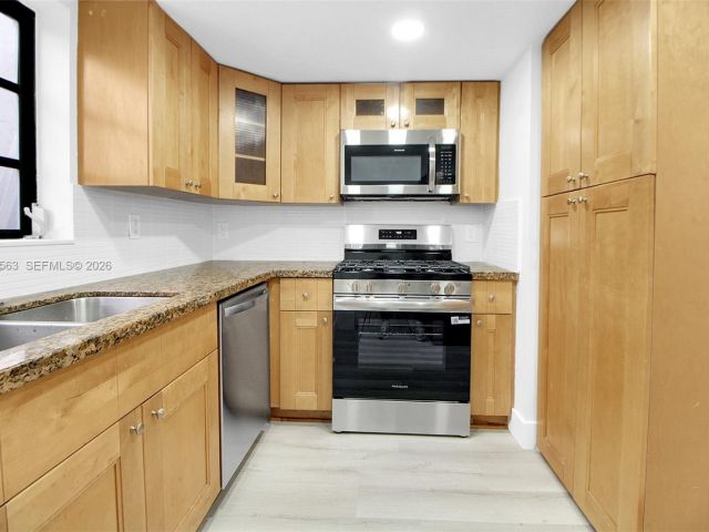 Дом в аренду по адресу 10921 SW 70th Ter 10921 - фото 7498194