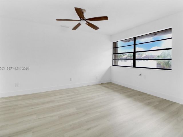 Дом в аренду по адресу 10921 SW 70th Ter 10921 - фото 7498200