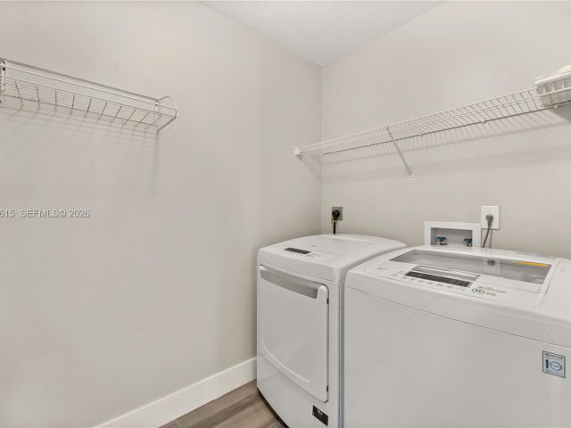 Дом в аренду по адресу 3110 NE 210th Ter - фото 7386947