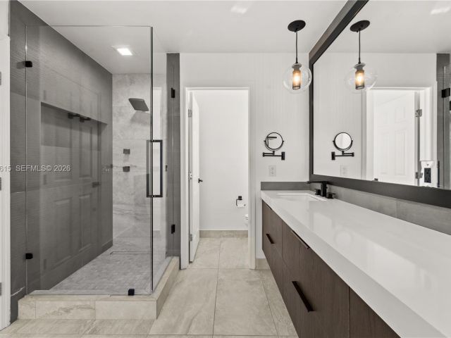 Дом в аренду по адресу 3110 NE 210th Ter - фото 7386954