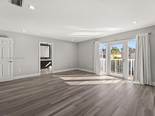 Дом в аренду по адресу 3110 NE 210th Ter - фото 7386955