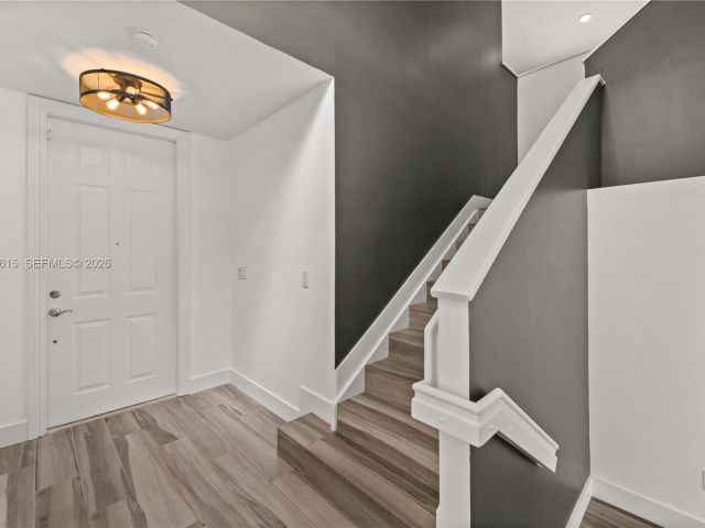 Дом в аренду по адресу 3110 NE 210th Ter - фото 7386958