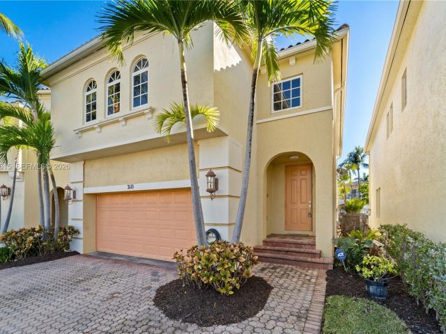 Дом в аренду по адресу 3110 NE 210th Ter - фото 7386959