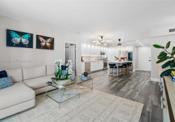 Квартира #UPH3