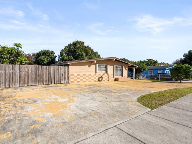 Дом в аренду по адресу 11535 Lincoln Blvd 0 - фото 7499202