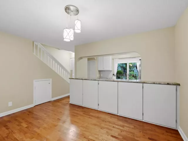 Продажа дома по адресу 705 NE 1st Street 2 - фото 9346689