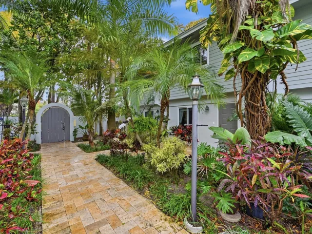 Продажа дома по адресу 705 NE 1st Street 2 - фото 9346694