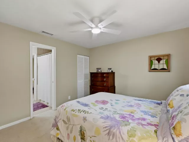 Продажа дома по адресу 705 NE 1st Street 2 - фото 9346704