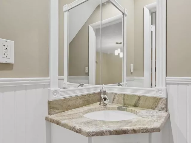 Продажа дома по адресу 705 NE 1st Street 2 - фото 9346707