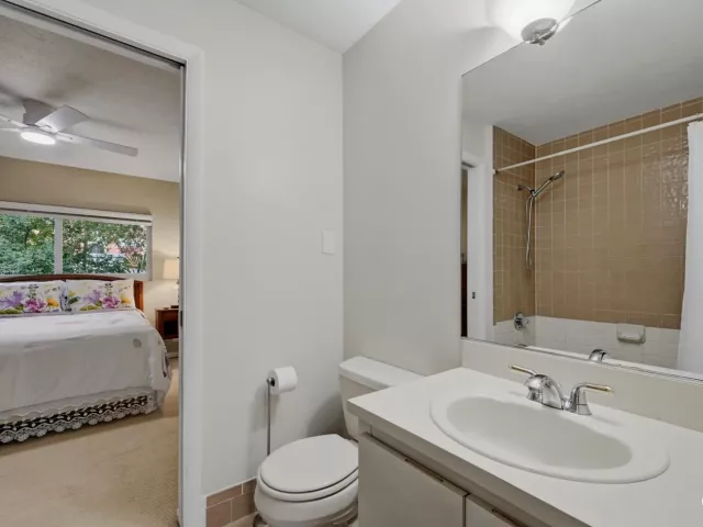 Продажа дома по адресу 705 NE 1st Street 2 - фото 9346720