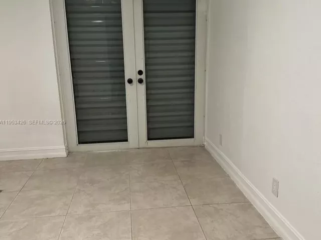 Дом в аренду по адресу 4329 NW 3rd Ave - фото 7387841