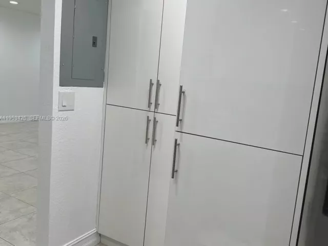 Дом в аренду по адресу 4329 NW 3rd Ave - фото 7387843