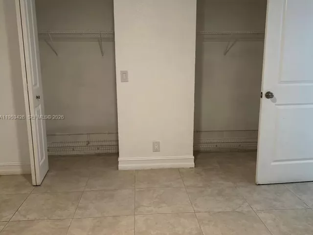 Дом в аренду по адресу 4329 NW 3rd Ave - фото 7387845