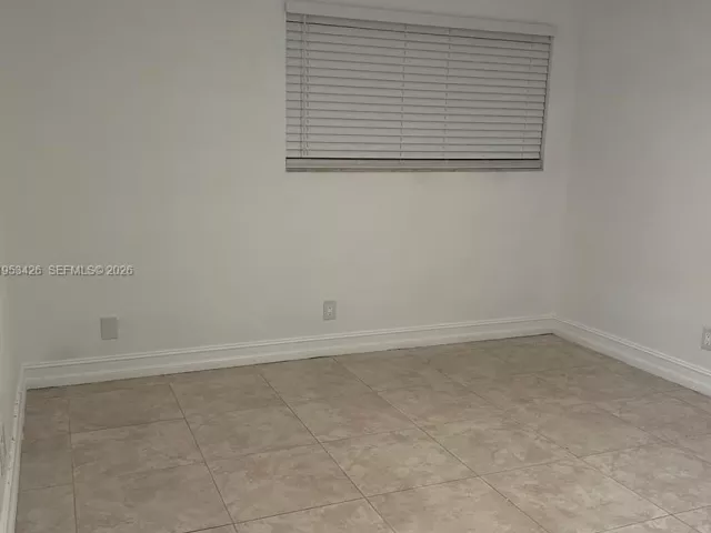 Дом в аренду по адресу 4329 NW 3rd Ave - фото 7387848