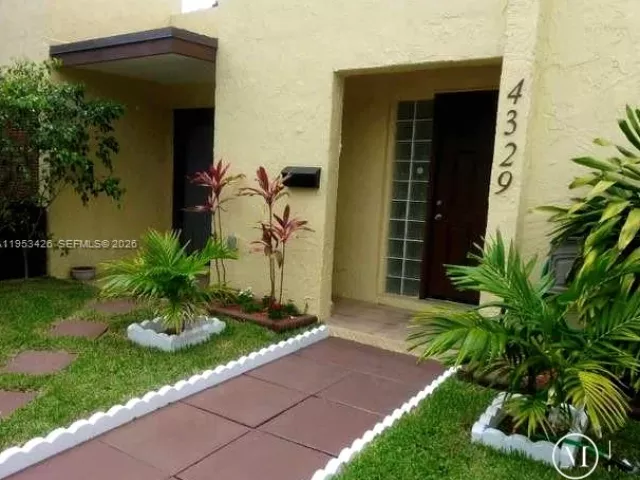 Дом в аренду по адресу 4329 NW 3rd Ave - фото 7387849