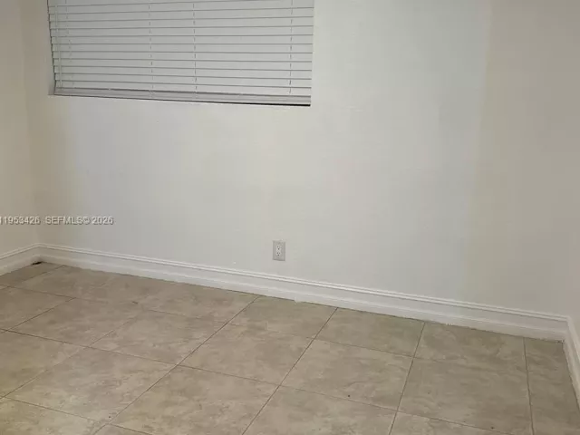 Дом в аренду по адресу 4329 NW 3rd Ave - фото 7387834