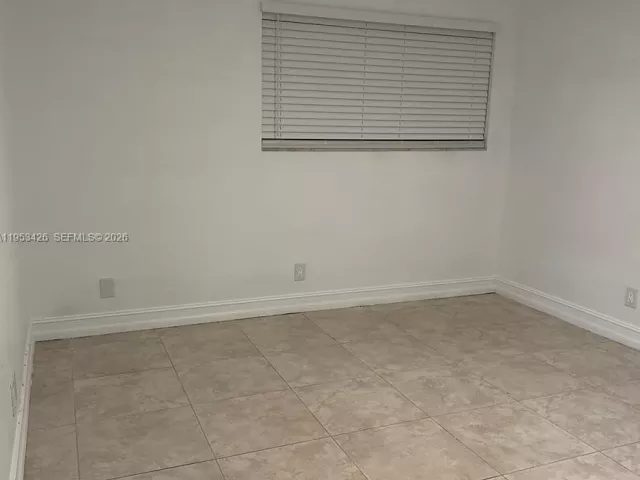 Дом в аренду по адресу 4329 NW 3rd Ave - фото 7387835