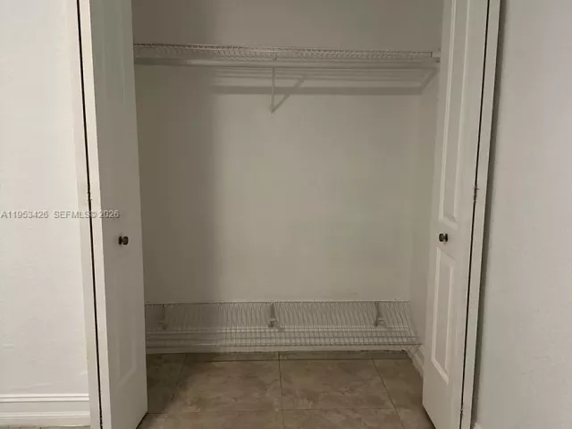 Дом в аренду по адресу 4329 NW 3rd Ave - фото 7387836