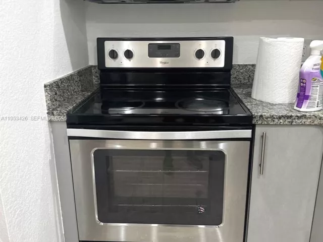 Дом в аренду по адресу 4329 NW 3rd Ave - фото 7387838