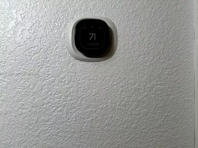 Дом в аренду по адресу 4329 NW 3rd Ave - фото 7387831