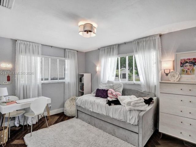 Дом в аренду по адресу 2080 NE 65th St - фото 7531580