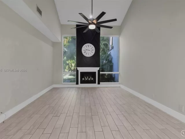 Продажа дома по адресу 6768 Canary Palm Cir - фото 7387932