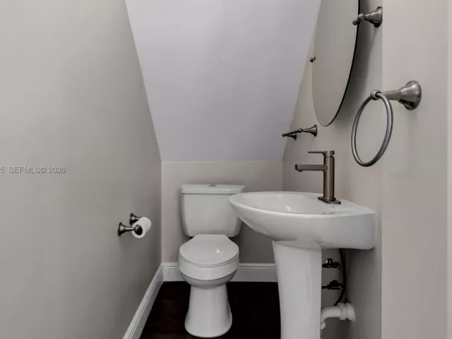 Продажа дома по адресу 6768 Canary Palm Cir - фото 7387933