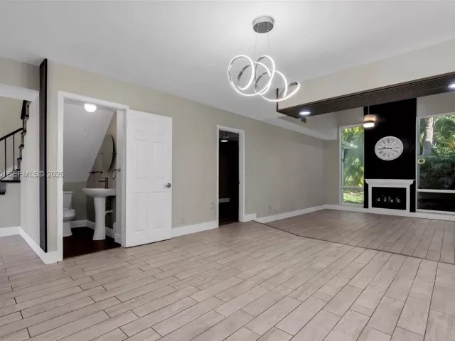 Продажа дома по адресу 6768 Canary Palm Cir - фото 7387934