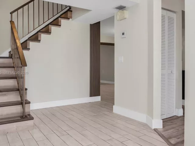 Продажа дома по адресу 6768 Canary Palm Cir - фото 7387939