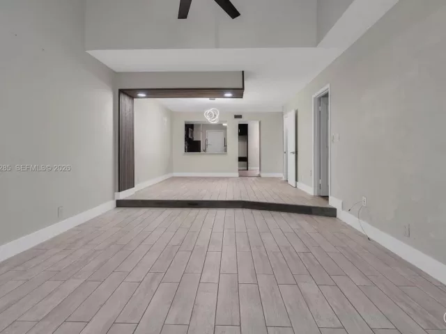 Продажа дома по адресу 6768 Canary Palm Cir - фото 7387930