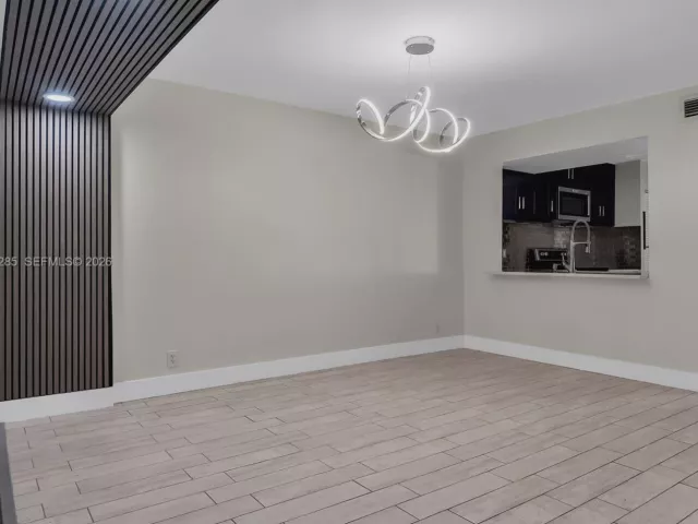 Продажа дома по адресу 6768 Canary Palm Cir - фото 7387931