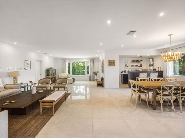 Продажа дома по адресу 1101 Coral Way - фото 7535482